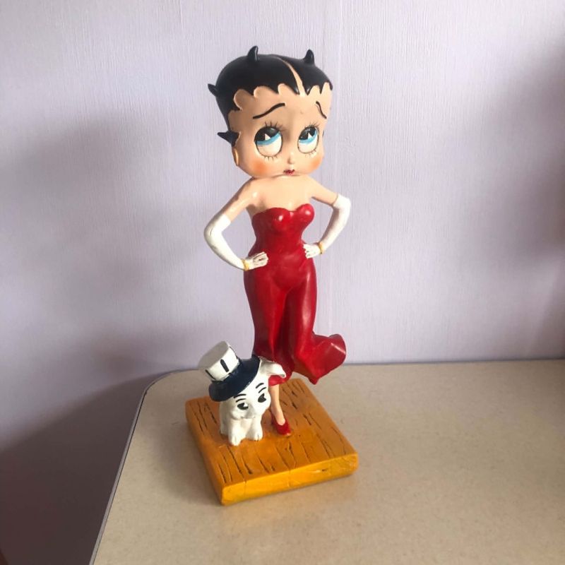 Betty Boop figur med hund